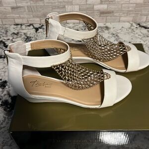 Thalia Sodi sandals